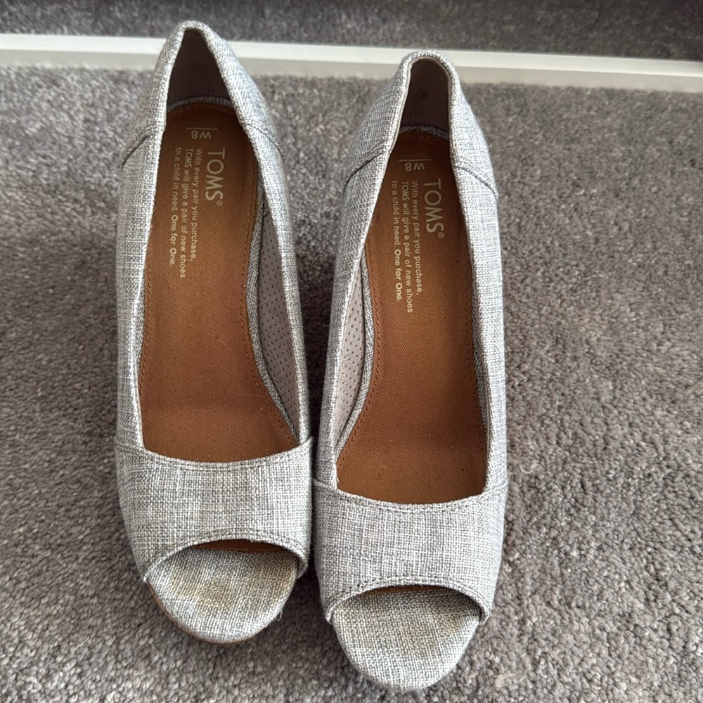 Toms wedges size 8